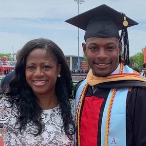 Meet your Posher, Ebony